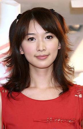 神啊!我也想變成Angela baby—談”明星臉整形”