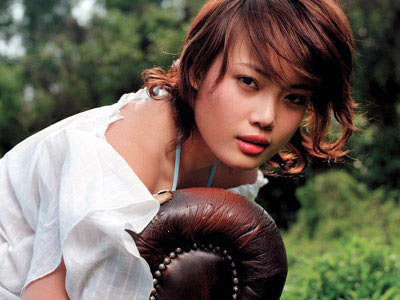 神啊!我也想變成Angela baby—談”明星臉整形”