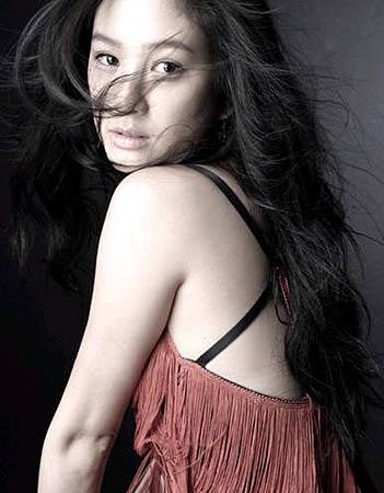 神啊!我也想變成Angela baby—談”明星臉整形”