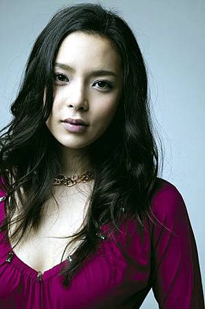 神啊!我也想變成Angela baby—談”明星臉整形”