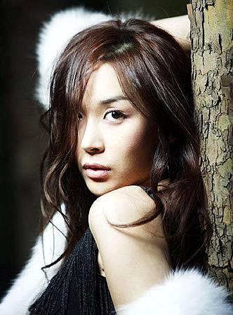 神啊!我也想變成Angela baby—談”明星臉整形”